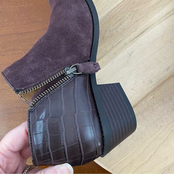 Vionic Marissa Boots Womens Sz 6 Purple Leather Suede Zip Up Ankle Booties NWOT - Picture 15 of 16